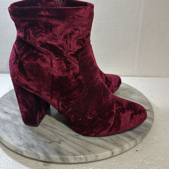 pre-owned Lane Bryant Crushed Velvet Bootie size 9 - Picture 5 of 8